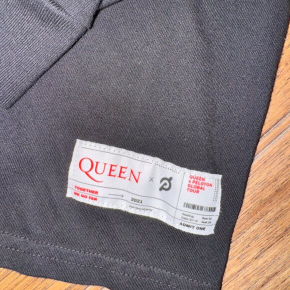 Peloton x Queen 2021 Long Sleeve Black Size M "Don’t Stop Me Now" Limited Editio - Picture 4 of 15
